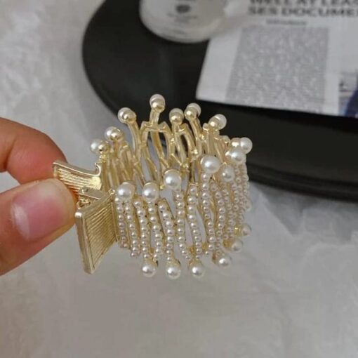 Kardiff Shiny Rhinestone Hair Claw Clip for Women Girl | Hair Jewelery Small Size Random Design | Claw Clips for Women and Girls (Pack Of 1)