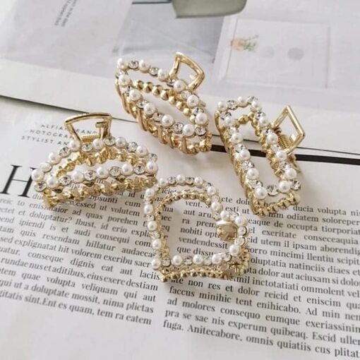 KARDIFF Pearl Hair Clips White Hair Claw Clamps Crystal Hair Claw Clip Non Slip Clips Styling Hair Accessories for Women and Girls (Pack of 4)
